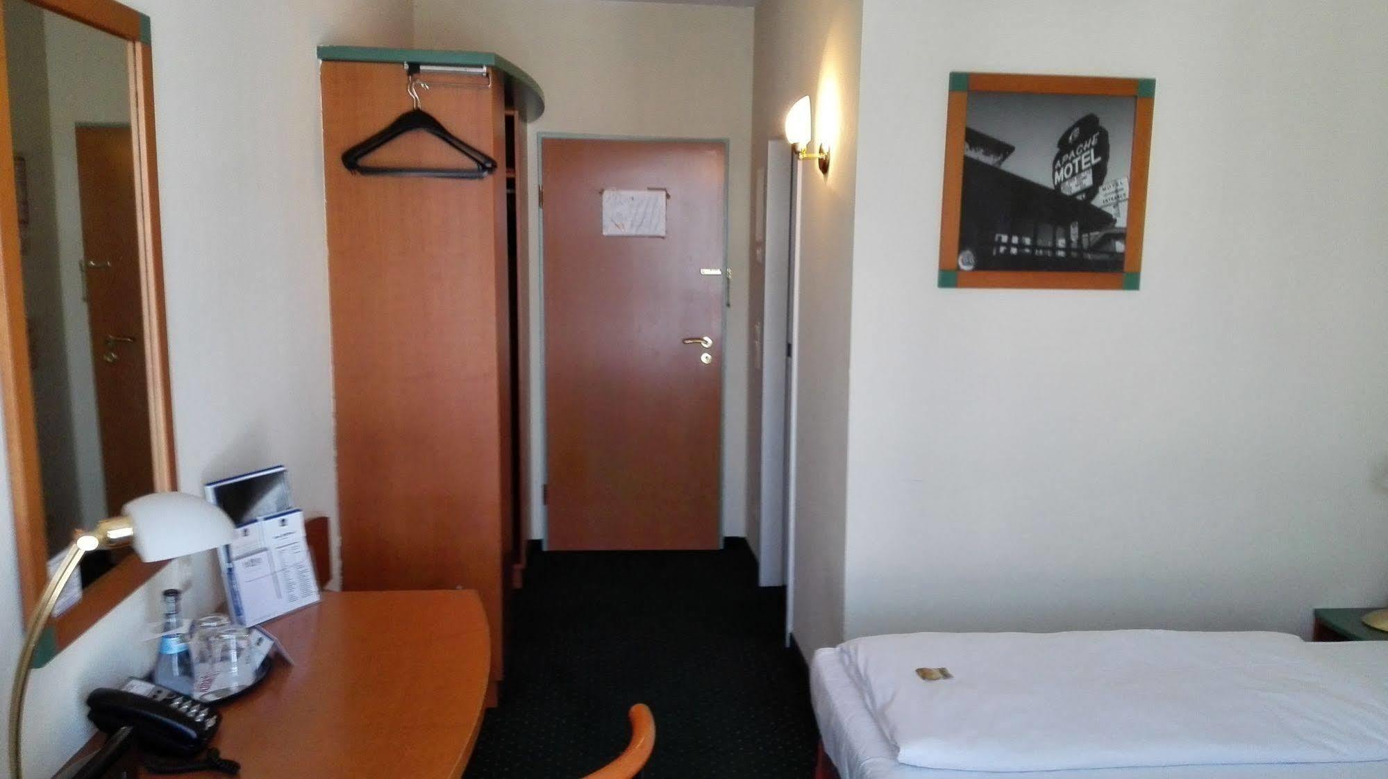 Trip Inn Hotel Dasing-Augsburg Eksteriør billede
